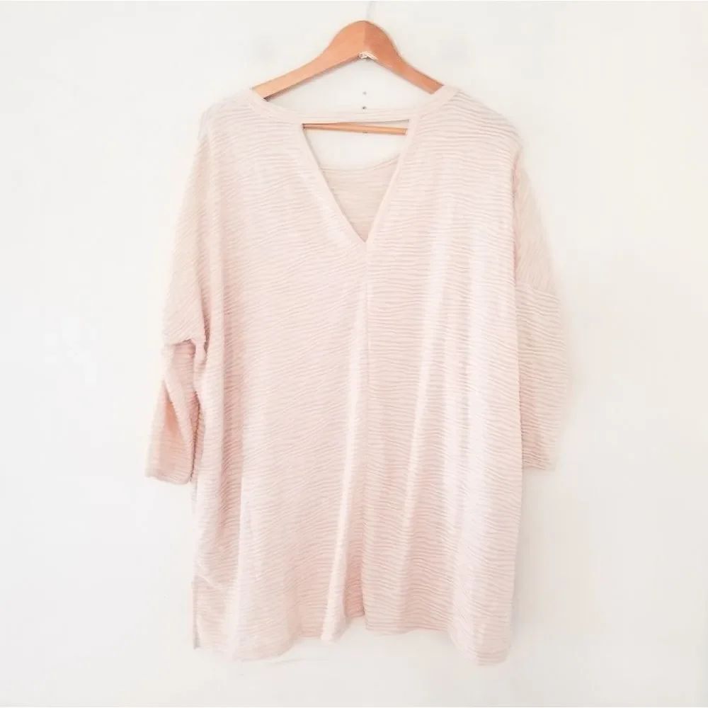 Simply Noelle textured top w/pockets oversized - Picture 6 of 10